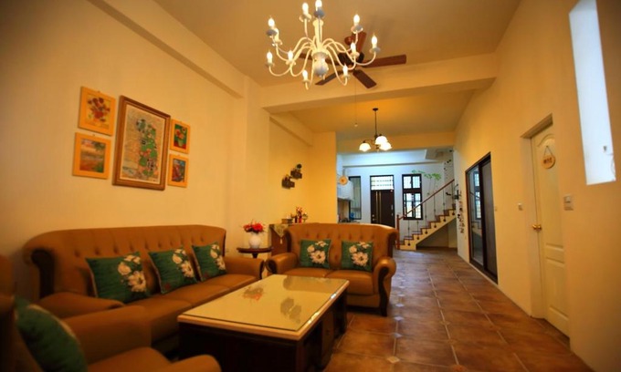 Puli House | Relaxing Retreat at Shadow of Light B&B with Hot Tub