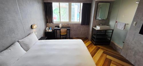 Ximending Hotel | Family-Friendly Stay at Gugis Inn with Accessible Amenities