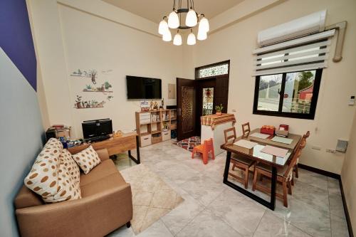 Jincheng House | Cozy Retreat at 文青逸宿 with Kitchen Amenities