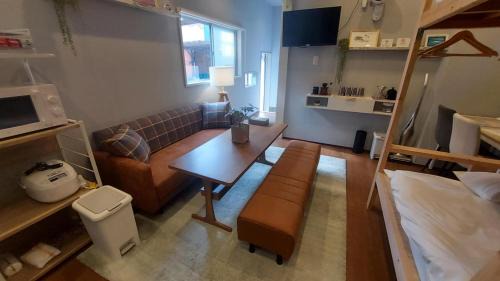 Hyuga Villa | Kid-Friendly Surf Camp Retreat: 日向サーフキャンプ101