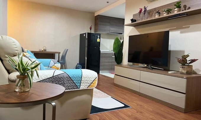 Rama 9 Apartment | Modern Bangkok Apartment Near Train Night Market & Central Mall