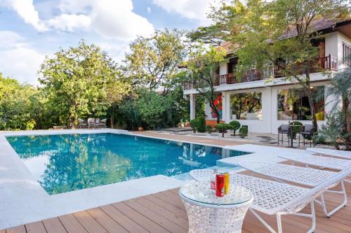 Suan Luang Villa | Spacious Villa in Bangkok with Pool & Prime Sukhumvit Location