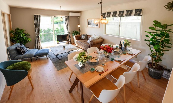 Inamine House | Ideal Getaway for 12: Enjoy Comfort Near South Wind House