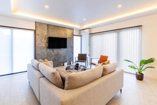 Biimata House | 最大15名宿泊可 許田ICから車で15分 広々リビングの北部観光におすすめの施設 VILLA de MUI nago