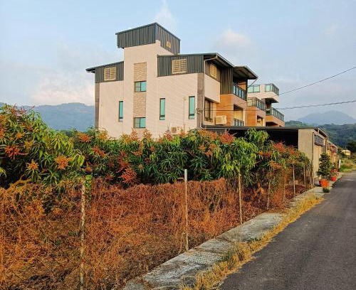 Fangliao House | Family-Friendly Stay at 枋寮鳥窩窩 with Kitchen Access