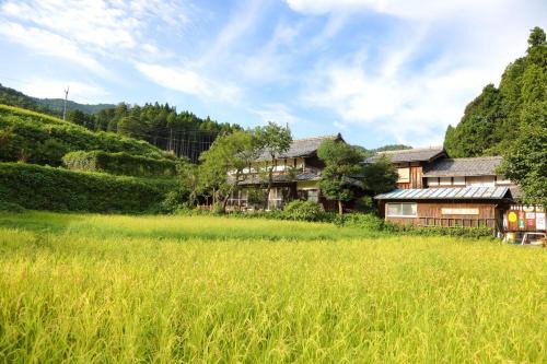 Takashima House | Discover 棚田ハウス: Pet-Friendly Getaway with Hot Tub