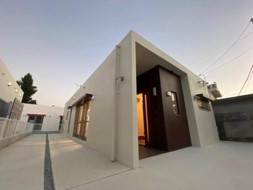 Yabu Apartment | Steps from the Beach: KAHOO Space with Free Parking