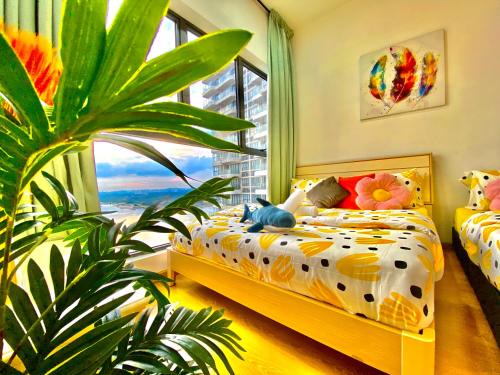 Central District Apartment | Oceanfront Retreat: Family-Friendly Suite at Danga Bay