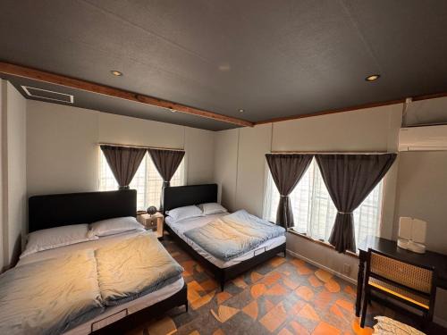 Kakisaki House | Discover Free Dolphin Experiences at 海豚自由 Hotel