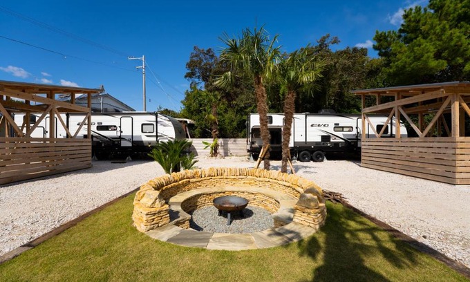 Anan Resort | Idyllic Island Seaside Cottages with Oceanfront Views