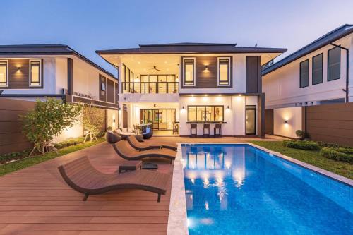 Wat Ket Villa | Elegant Pool Villa in Central Chiang Mai Near Long Kang Road