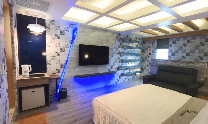 Xihu Hotel | Family-Friendly Stay at Shihua Motel - Rated 7/10
