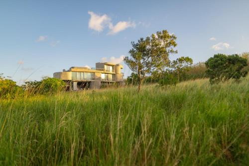 Hengchun House | Experience Wandering Walls: Family-Friendly Retreat with Pool
