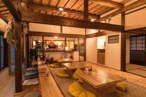 Kishiwada House | Family-Friendly Stay at 猿とモルターレ: Rated 9/10!