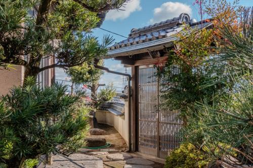 Kurashiki House | Cozy Tamashima Tea Room – Ideal for Families and Pets