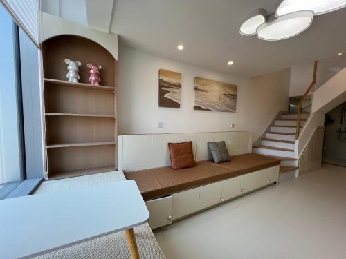 Sifang District Apartment | Family-Friendly Stay at 珺主民宿: Enjoy Comfort and Value