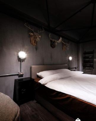 Xincheng House | Experience Lifeis民宿新城館 with Pet-Friendly KTV Fun
