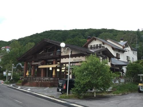 Shirakabako Hotel | Discover 白樺湖榮園: Pet-Friendly Escape with Breakfast