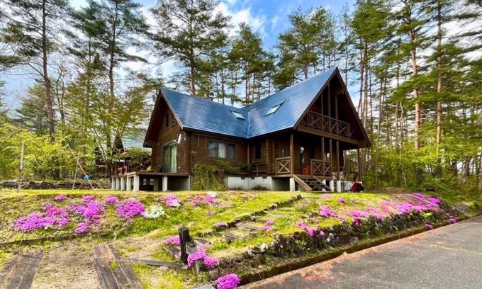Iimori Villa | Chic Log Cabin Near Hakuba Ski Resort - 9.7/10 Rating
