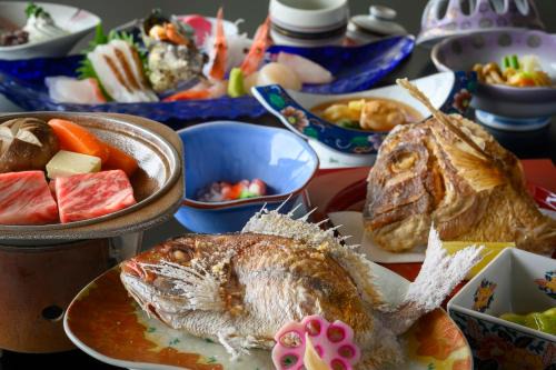Yunohama Hotel | Top-Rated 竹屋ホテル with Oceanfront Views & Hot Tub