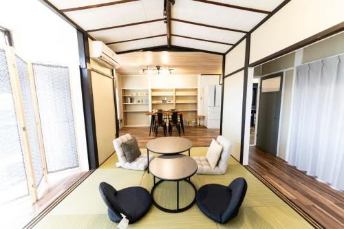 Yunoura Onsen House | Discover 湯縁の宿 道後: Family-Friendly Retreat Awaits