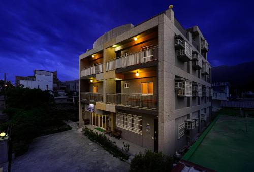 Shoufeng Bed & Breakfast | Discover美村民宿: Family-Friendly Stay with Breakfast Included