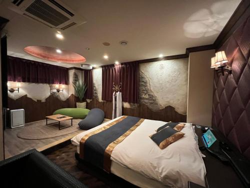 Asahi Ward Hotel | Relaxing Retreat at 艶横浜町田店 - Adults Only Experience