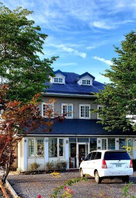 Wujie Villa | Experience Emma Manor: Private Beach and Ocean Views Await