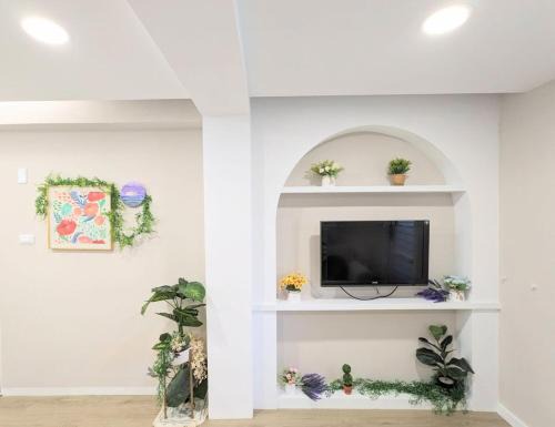 Tainan City Centre House | Goodyear: Family-Friendly Stay in Tainan's Cozy Suite