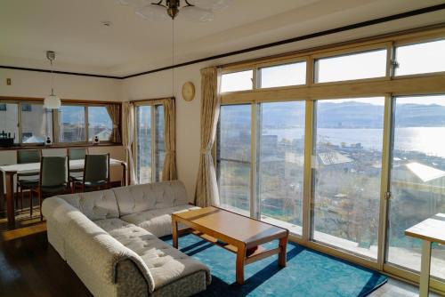 Kamisuwa Onsen Apartment | 諏訪絶景ハウス - Suwa Panorama House