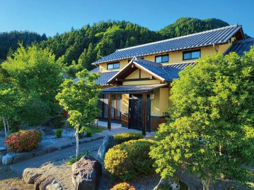Kawaba House | Family-Friendly Retreat at 貸別荘たまゆら - 4-Star Comfort