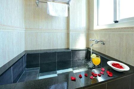 Xiaoliuqiu Bed & Breakfast | Cozy Oceanfront Retreat at 跳跳包棟民宿 - Pet Friendly Getaway