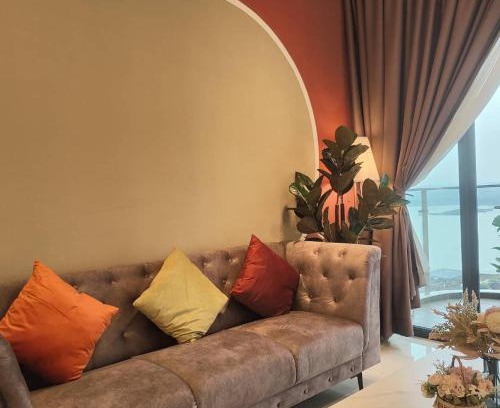 Central District Apartment | Stylish Family Suite at Danga Bay with Pool & Ocean View