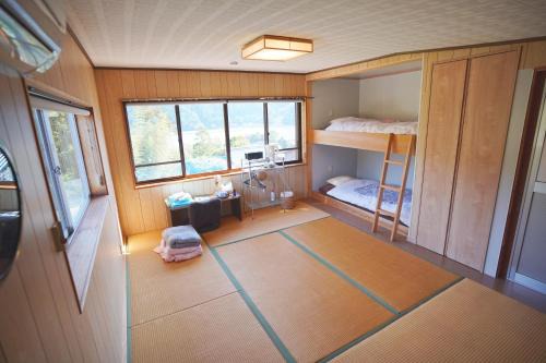 Tanabe Bed & Breakfast | Cozy Farm Stay at 農家民宿茶の香 with Hot Tub & Breakfast