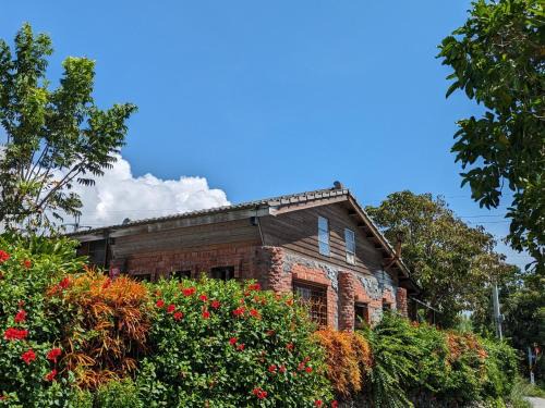 Donghe House | Experience Comfort at Dulan Star GuestHouse - Rated 9.4/10