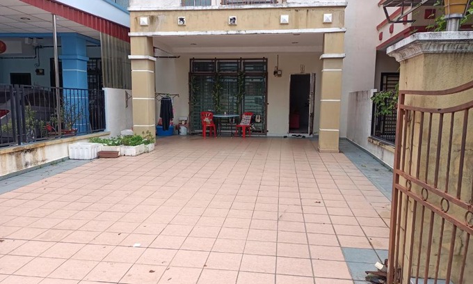 Batu Pahat House | Experience Comfort at 长青苑民宿 with Family & Pets
