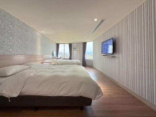 East District Hotel | Golden Pacific Hotel: Family-Friendly Stay with Breakfast