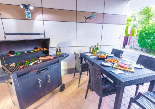 Tsubaki Onsen House | Rain or Shine BBQ Fun with Pool Access for Up to 12 Guests