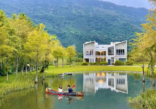 Shoufeng House | Top-Rated Jing Shuhu B&B with Breakfast & Hot Tub Access