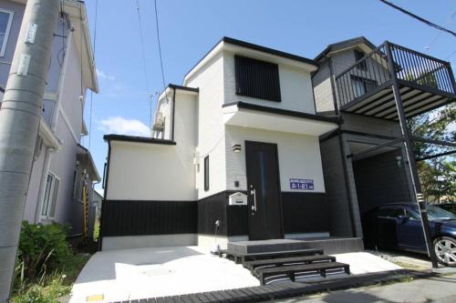 Shiga Prefecture House | Relax at 風車村2-1-21号: Pet-Friendly with Hot Tub