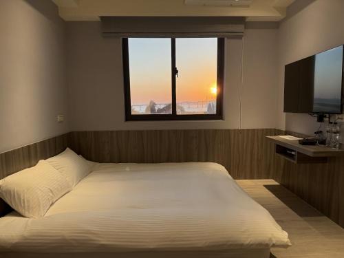 Jinning House | Discover 飛鳥集行館: Family-Friendly with Hot Tub Bliss