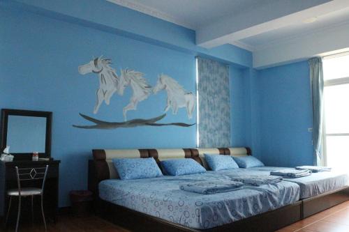 Magong House | Equuleus Homestay: Oceanfront Retreat with Breakfast Included