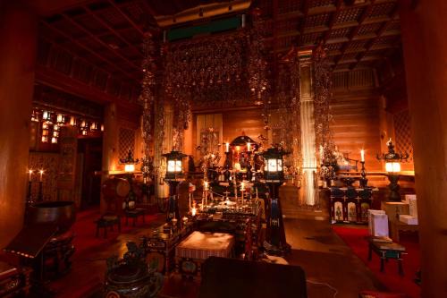 Koyasan Hotel | Discover Koyasan Shukubo Daimyououin: Family-Friendly Retreat