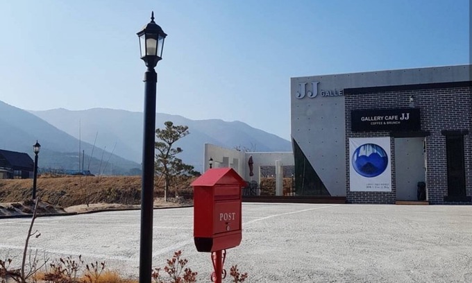 Gyeongju House | Discover JJ Gallery Pension: Pet-Friendly Getaway in Gyeongju