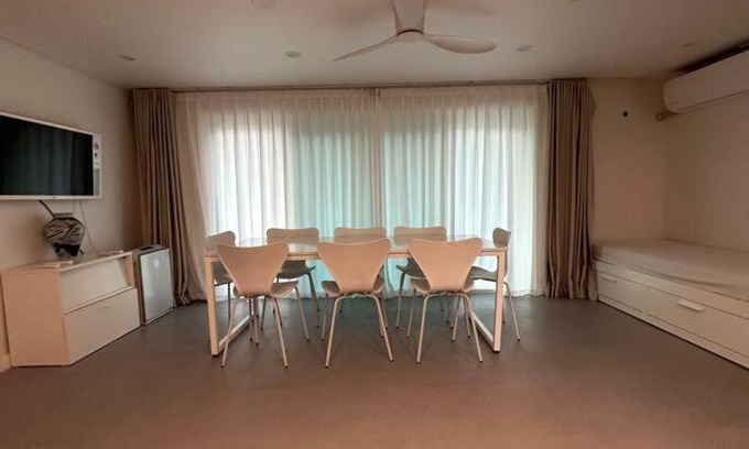 Hoehyeon-dong Apartment | Inviting Family Retreat at 뉴진스하우스