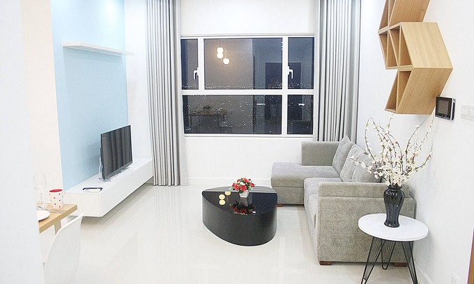 District 7 Apartment | Experience Sunrise City's Inviting 2-Bedroom Oasis with Pool
