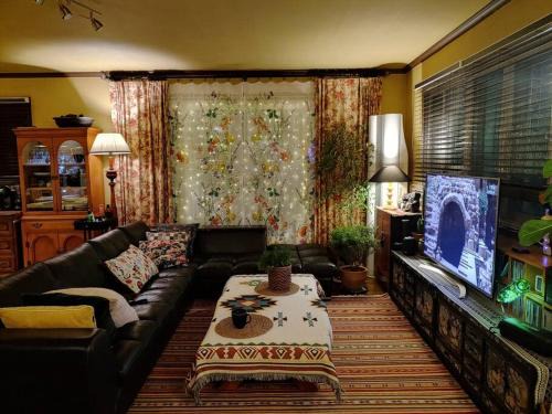 Yeongju House | Charming European Garden House - Rated 9.3/10 & Family-Friendly