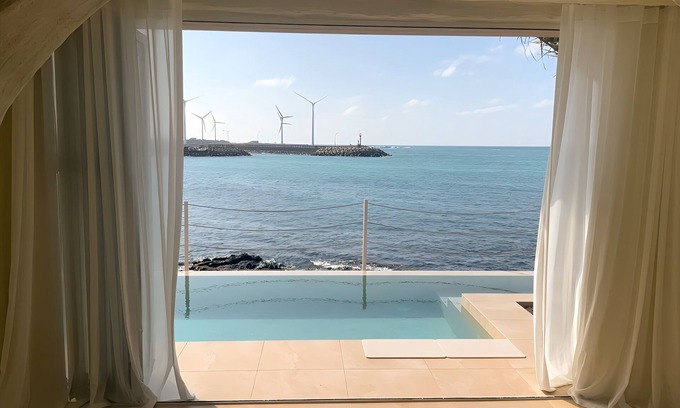 Hallim Villa | Oceanfront Pool Villa in Jeju with Infinity Pool & Jacuzzi