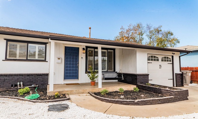Sacramento House | Perfect Retreat: Arden Family Home with BBQ & Pet-Friendly