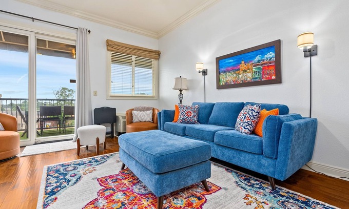 Auburn Condo | Discover Aubie's Abode: Steps from Jordan-Hare Stadium